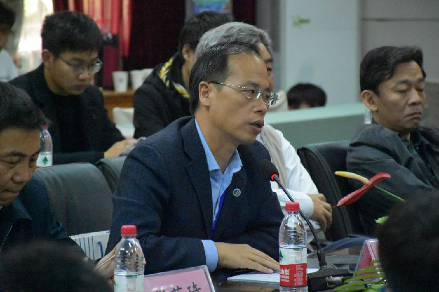 3.wepoker下载
党委书记欧阳文峰讲话.jpg